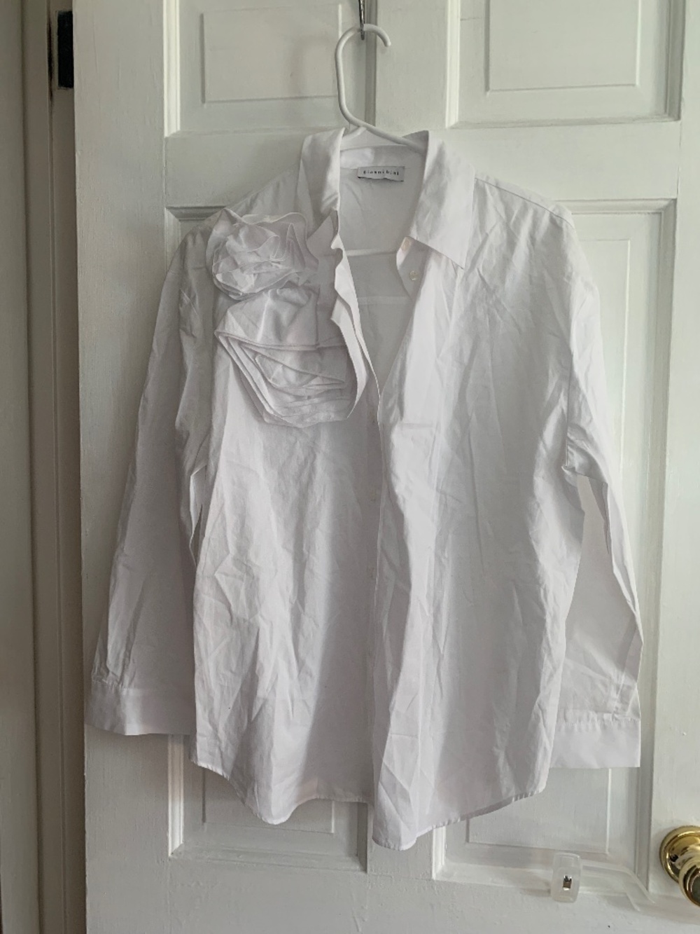 NWOT Gianni Bini white shirt